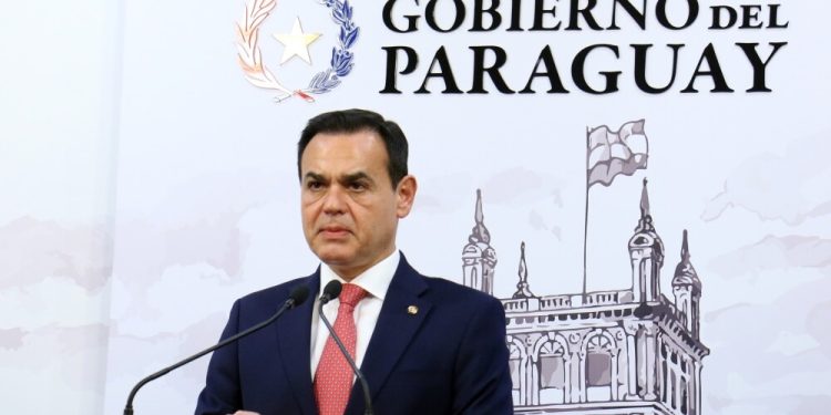 Paraguay rechaza a 9 de los 25 migrantes enviados por Estados Unidos