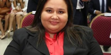 Exjueza presenta acción de nulidad contra su destitución por llevar la firma de Hernán Rivas