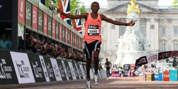 Sabastian Sawe, primer hombre que corre maratón en menos de dos horas