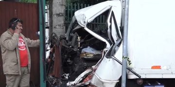 Colisión entre camiones se cobra la vida de un joven conductor en Ñemby