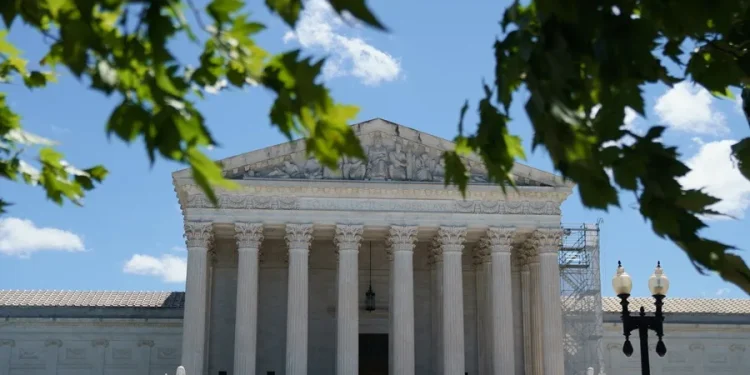 El Tribunal Supremo de EE.UU. anula la prohibición de las ‘terapias de conversión’ en menores