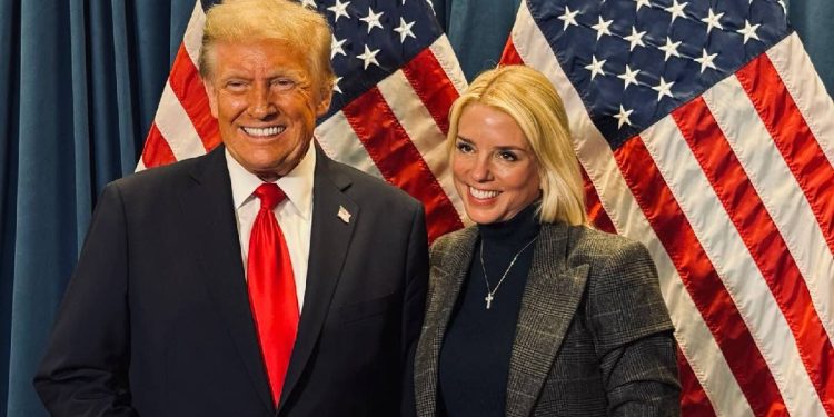 Trump destituyó a fiscal general tras el «Caso Epstein»