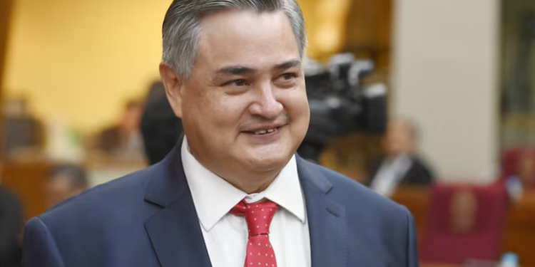 «Si vamos a hacer recortes, deberíamos empezar por casa para tener autoridad moral»