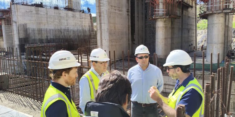 Avanza la maquinización de Aña Cuá y la modernización de Yacyretá