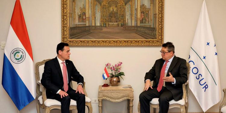 Canciller convocó y llamó al orden al embajador Leite