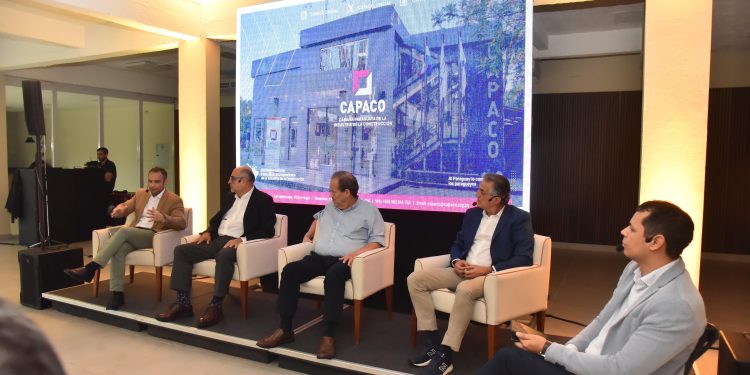 Economistas enfatizan la necesidad de focalizar la inversión social y cumplir obligaciones financieras