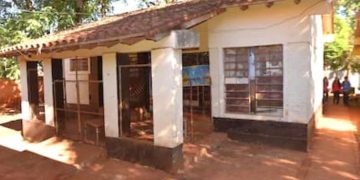 Pdte. Franco: reclaman reparación urgente de aula con riesgo de derrumbe