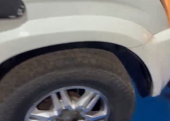 Presidente del IPS detectó caída de tuercas en camioneta de la institución durante viaje al Chaco