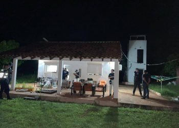 Asesinan a mujer alemana y encuentran su vehículo incinerado