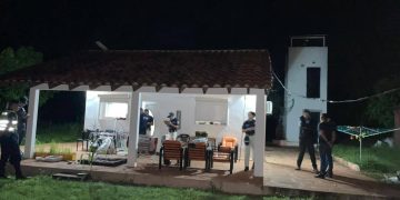 Asesinan a mujer alemana y encuentran su vehículo incinerado