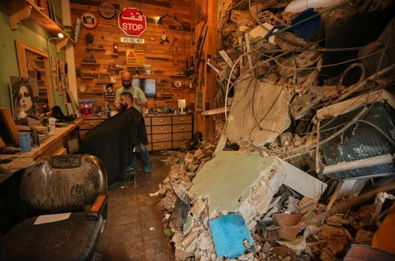 Macron dice que un soldado francés murió y 3 resultaron heridos en ataque a fuerzas de paz en Líbano