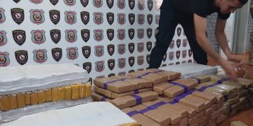 Transportaban más de 350 kilos de marihuana en un doble fondo de un camión