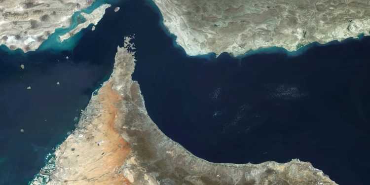 Emiratos Árabes Unidos apoyará a EE.UU en reapertura de Ormuz