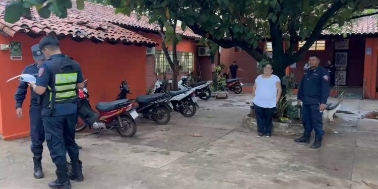 Intentan llevarse productos de Hambre Cero y terminan hiriendo a un guardia