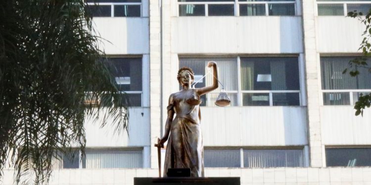 IA en la Justicia: Corte fija límites y reafirma el rol de los jueces humanos