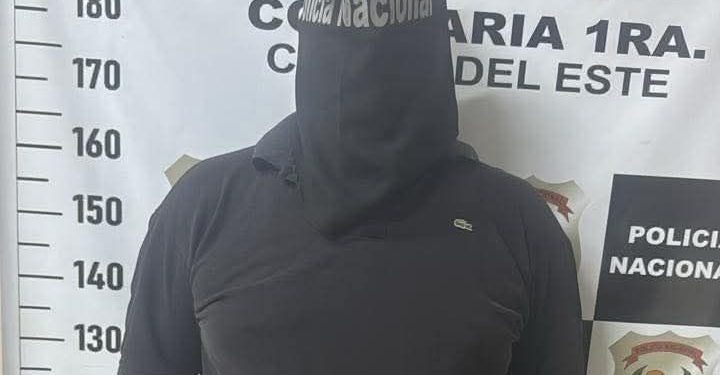 Joven logra pedir ayuda y es rescatada de un departamento en CDE