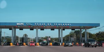 MOPC activa carril extra en Ypacaraí para facilitar vuelta a Asunción