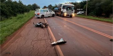 Policía acude a siniestro vial y descubre que la víctima es su hermano