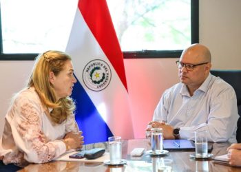 Ejecutivo alista plan de pagos para garantizar provisión de medicamentos