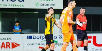 Con uno menos en cancha casi todo el partido, Guarani vence por la mínima a Libertad