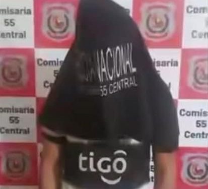 Atacó con un cuchillo a su propia madre