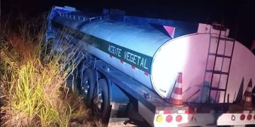 Piratas del asfalto roban camión cisterna con 27.000 litros de aceite en Tebicuary
