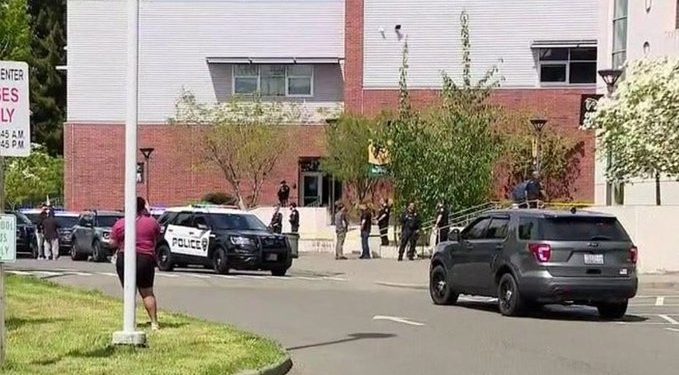 Seis heridos durante ataque a puñaladas en una escuela en Washington