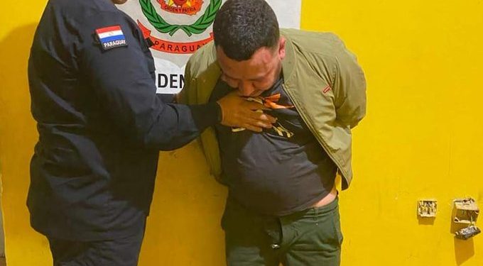Persecución y tiroteo terminan con captura de alias «La Vaca» y la muerte de una mujer