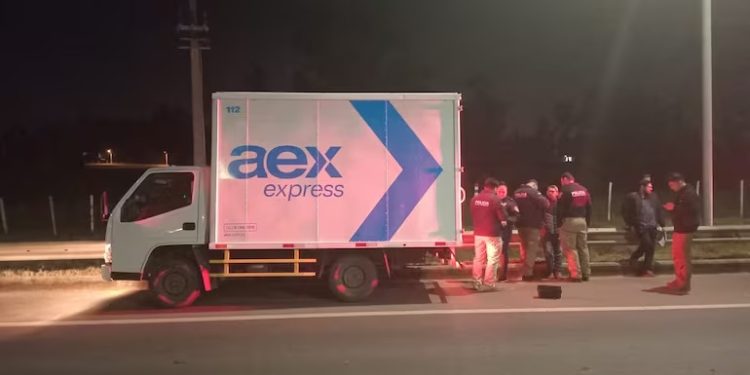 Asaltan camión de encomiendas sobre la autopista Ñu Guasu y roban productos electrónicos
