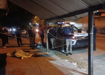 Hallan a un hombre sin vida e investigan presunto homicidio