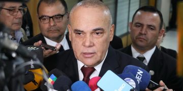 Senado adelanta sesión ordinaria para definir el futuro de Erico Galeano