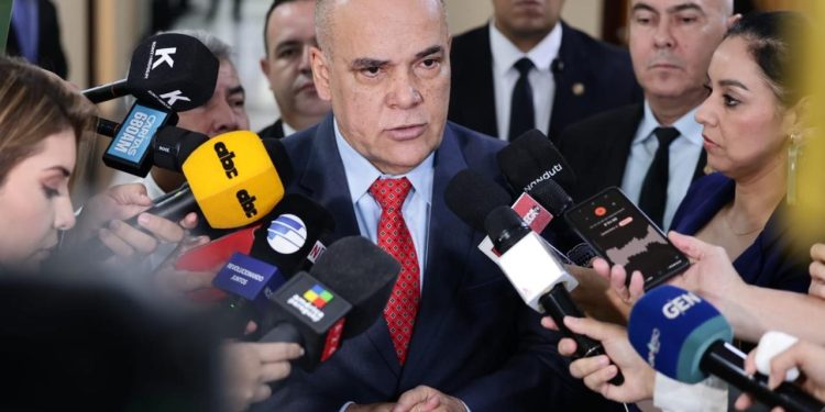 Núñez sobre Galeano: «si no renuncia, se activará su expulsión»