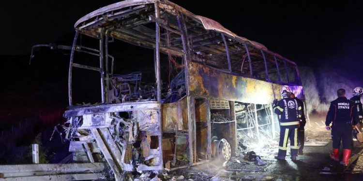 Tragedia en Turquía: bus se estrelló y dejó ocho muertos, incluido un bebé