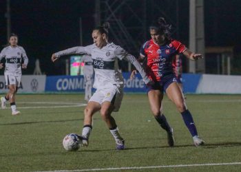 Superclásico femenino a puertas cerradas, empatado sin goles y con polémicas