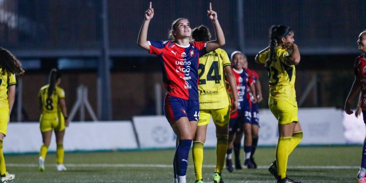 Cerro Porteño golea a Recoleta FC y queda momentáneamente en la cima