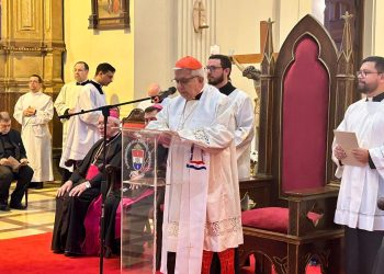 Cardenal Adalberto Martínez pide combatir la corrupción y fortalecer la democracia