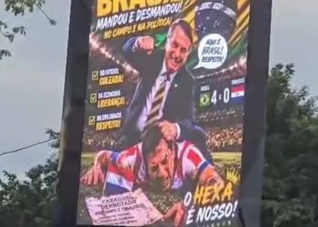 Ciudadanos derriban cartel con mensaje ofensivo contra Paraguay