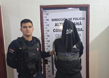 Detienen a hombre que intentó ingresar por la fuerza a farmacia en Ciudad del Este