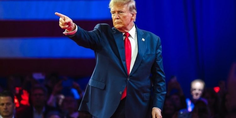 Trump anuncia que EE.UU. podría reanudar su ofensiva contra Irán «si se porta mal»