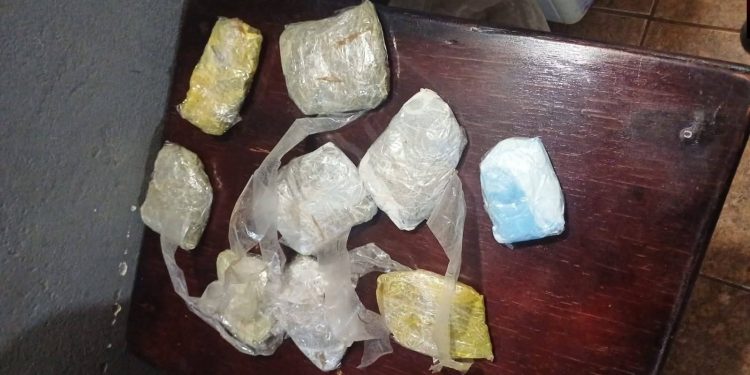 Joven intentó ingresar con drogas a la cárcel y terminó detenido