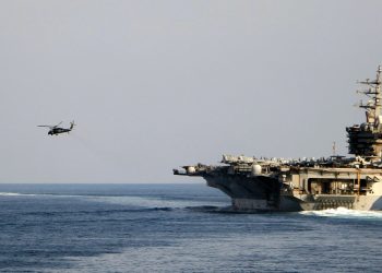 Irán dice que atacó fragata de EE.UU en Ormuz, mientras CENTCOM desmiente