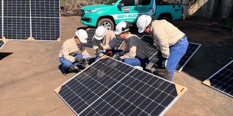 Gobierno reglamentó ley de generación eléctrica con energías limpias