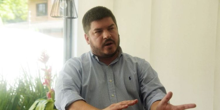 Advierten sobre presunta red de desinformación y trabas en acceso a información pública