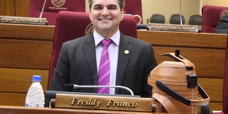 Freddy Franco defiende el «Día del Vori Vori» y acusa de «tova mokôi» a Dionisio Amarilla