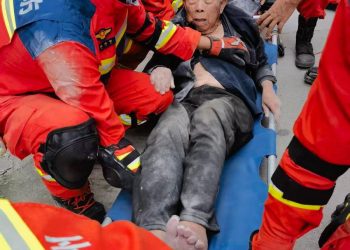 Sismo 5.2 deja dos muertos, varios heridos y 7.000 evacuados al sur de China
