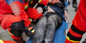 Sismo 5.2 deja dos muertos, un herido y 7.000 evacuados al sur de China