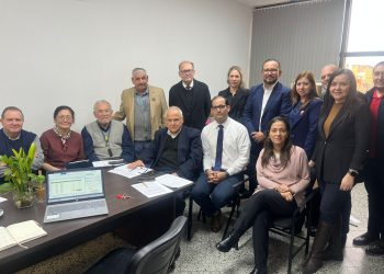 IPS impulsa revisión externa para transparentar millonaria licitación de medicamentos de alto costo con stock crítico