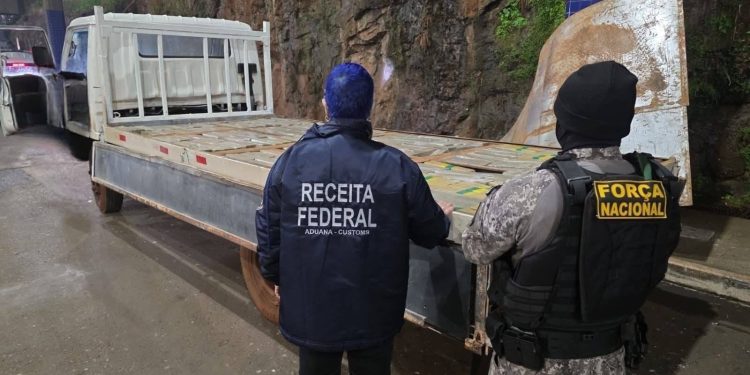 Incautan más de 700 kilos de marihuana en camión paraguayo en la frontera con Brasil
