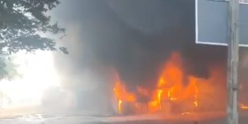 Incendio de gran magnitud afecta al mercado municipal de Itauguá