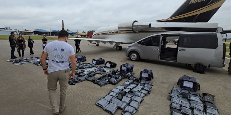 Interceptan jet procedente de Estados Unidos con 261 kilos de marihuana premium
